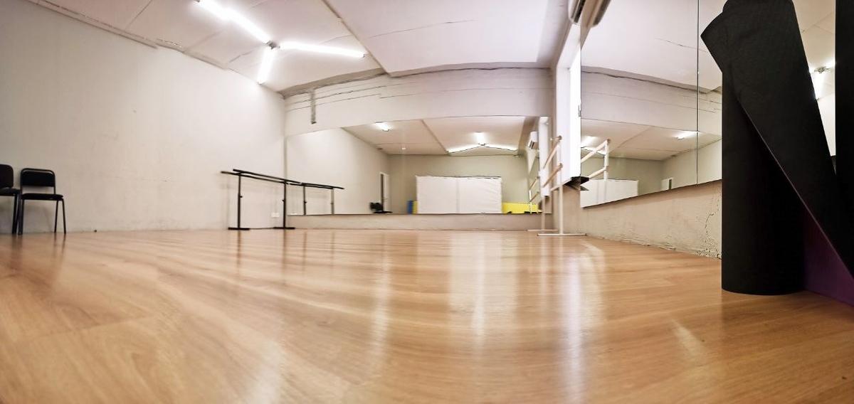 Танцевальное пространство "Burn the floor"