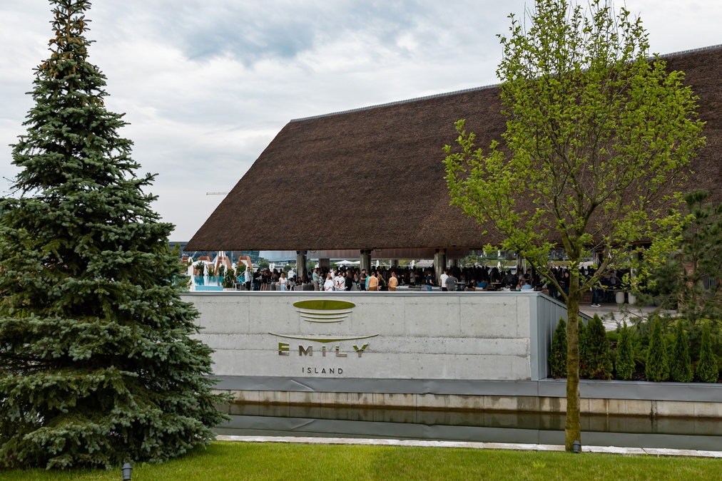 ISLAND BEACH CLUB