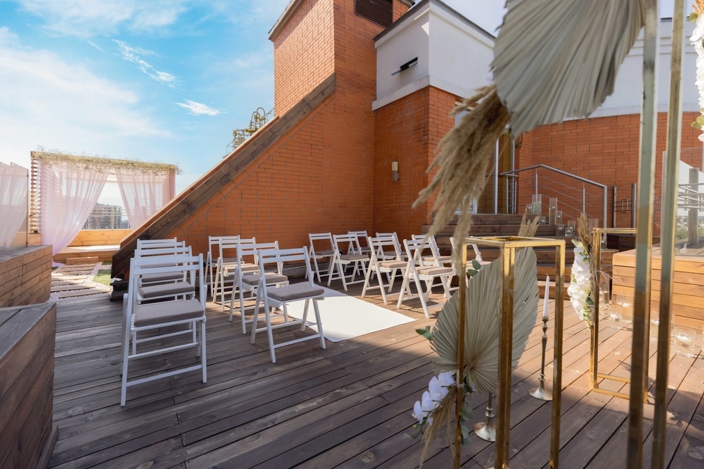 Велика Тераса на 21 поверсі з видом на Печерськ