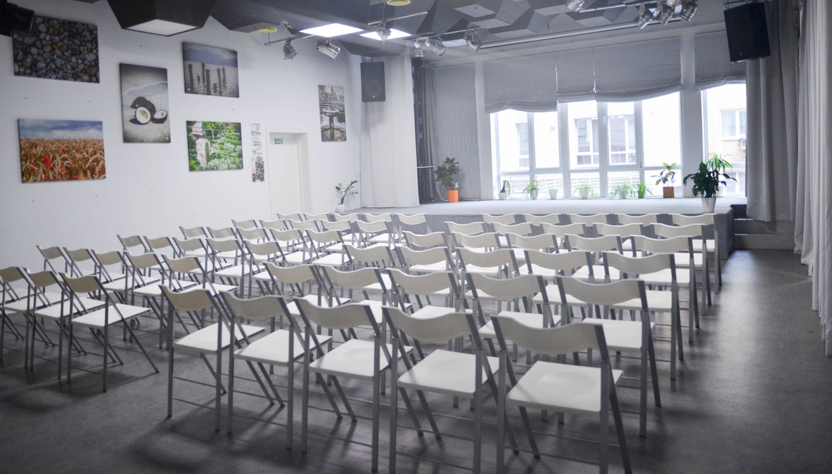 Приветливый зал в центре Киева