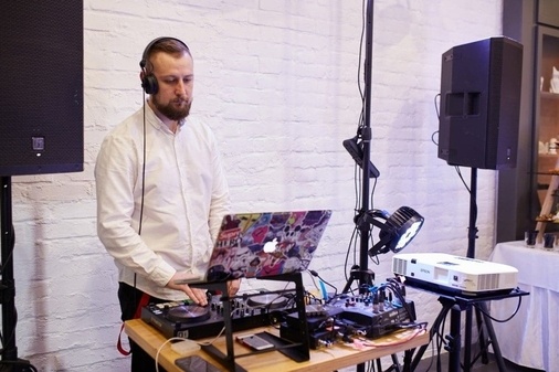 Стильний лофт для ваших свят «Моменти»