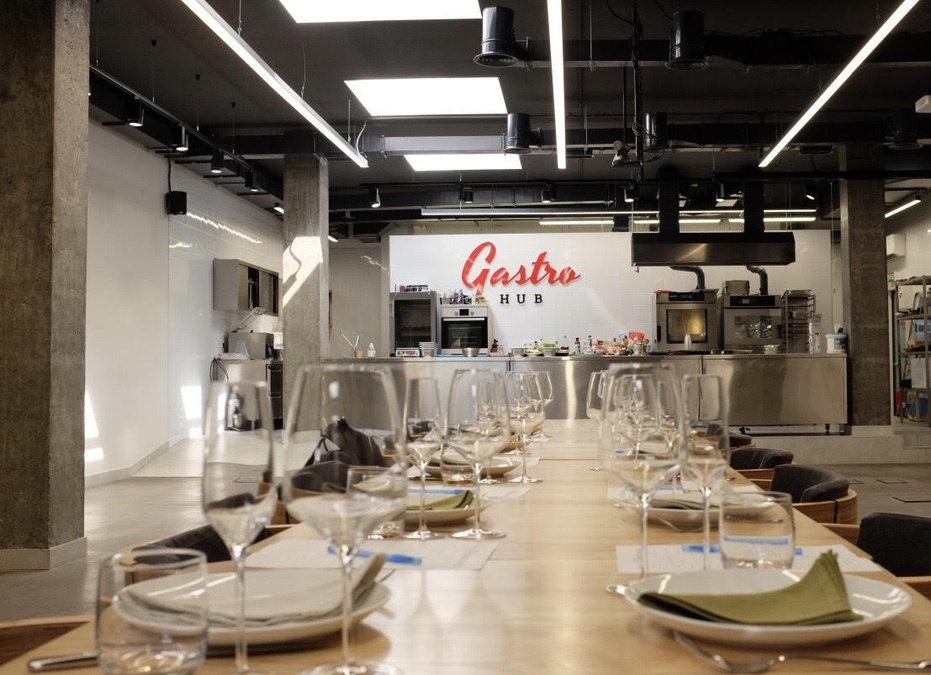 Профессиональная кухня-студия Gastro Hub