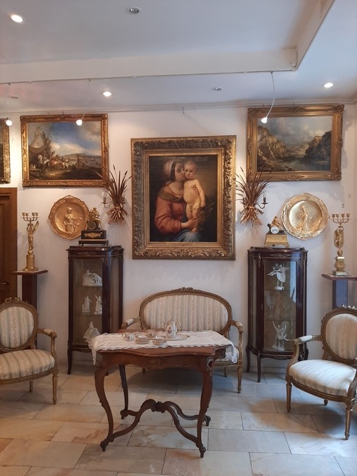 Галерея и антикварный салон для частных событий