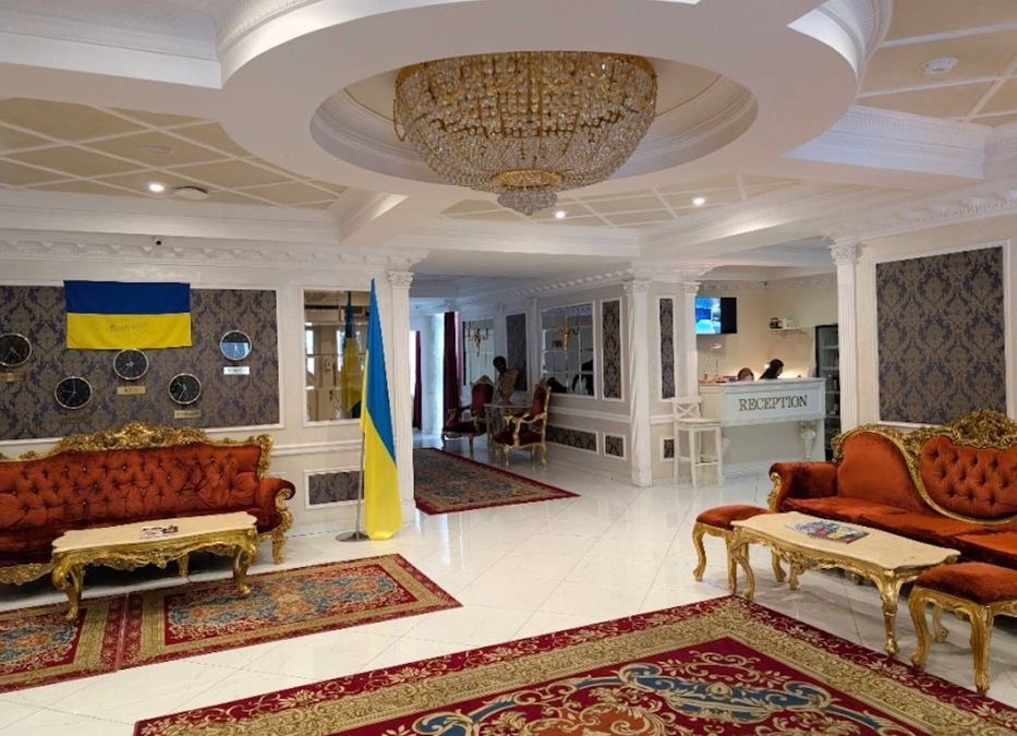 Кортез Хол - івент простір біля НСК Олімпійський