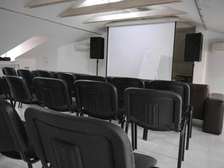 Супер стильная мансарда в арт-центре 