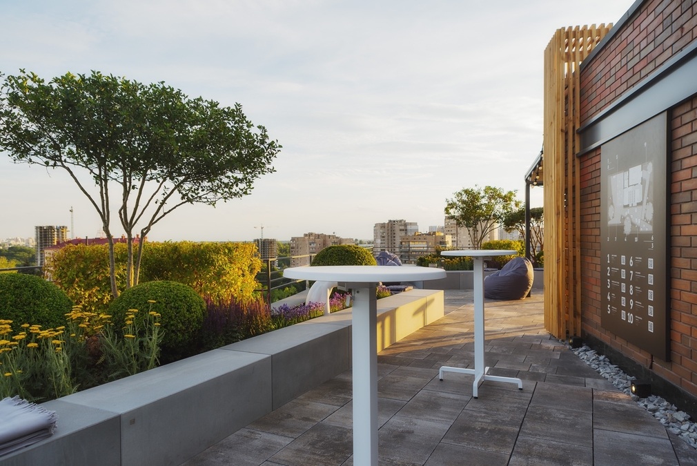 Зал с выходом на панорамную крышу RoofTop Hub