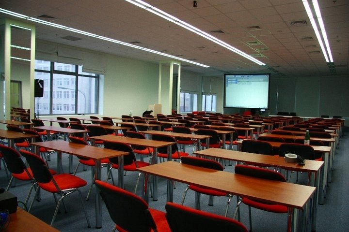 Современный конференц-зал в бизнес центре класса А