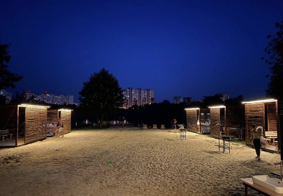 Levano_Grill_Club - открытая локация у воды