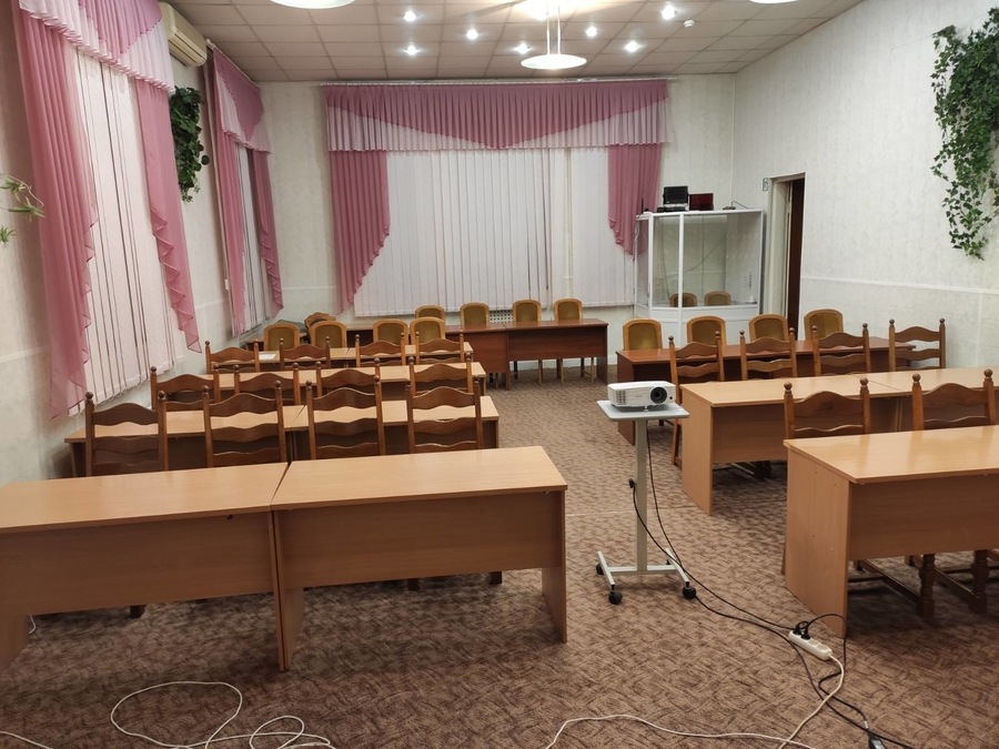 Містка зала для лекцій, семінарів, тренінгів 