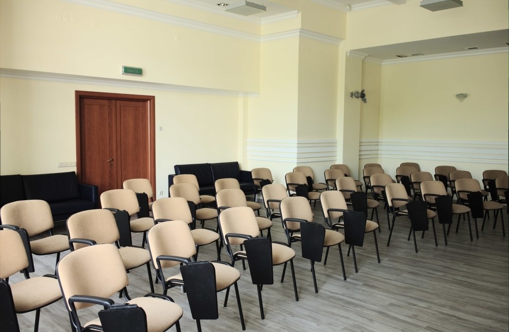 Зал для тренингов и семинаров в бизнес-центре 