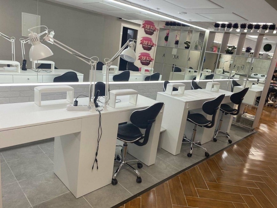 Оборудованный зал в бьюти коворкинге