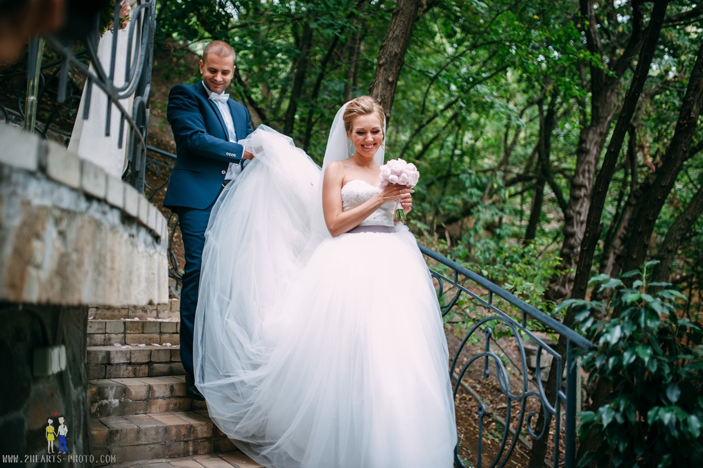 Розовая терраса в саду бутик-отеля Воздвиженский