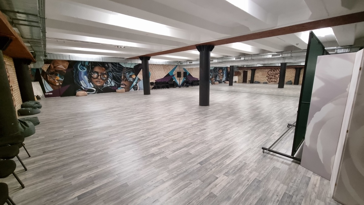 Танцювальний простір "Життя бальника"