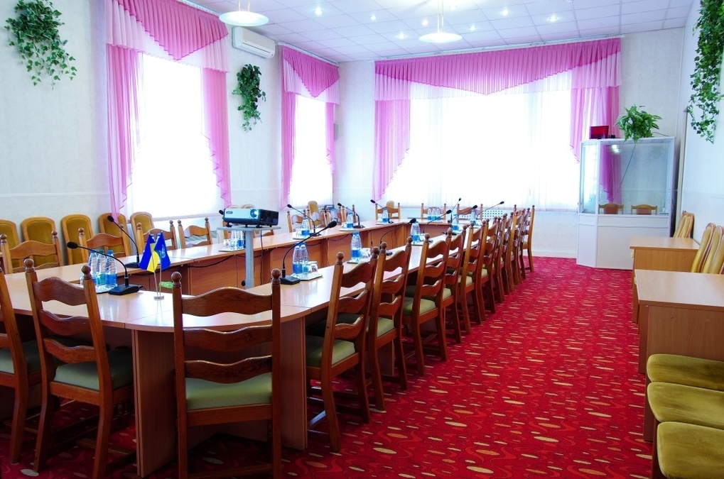 Містка зала для лекцій, семінарів, тренінгів 