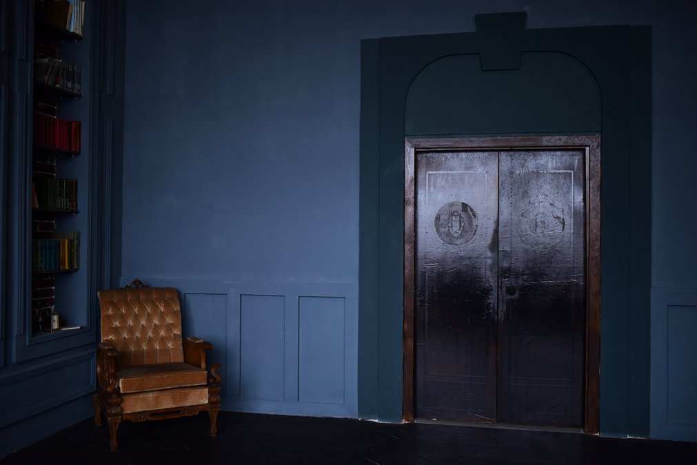 Loft Space з антикварними меблями в Light Studio