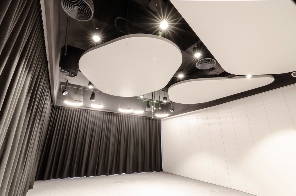 Унікальний івент-спейс Quoroom