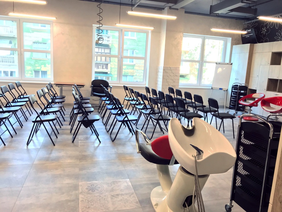 Конференц-зал в центрі Дніпра "Olva beauty place"