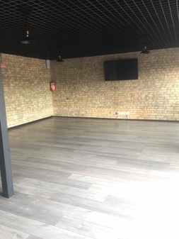 Зал лофт для конференції, переговорів