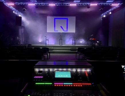 Перегляд «Podil Hall» багатофункціональний простір