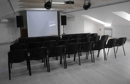 Супер стильная мансарда в арт-центре 