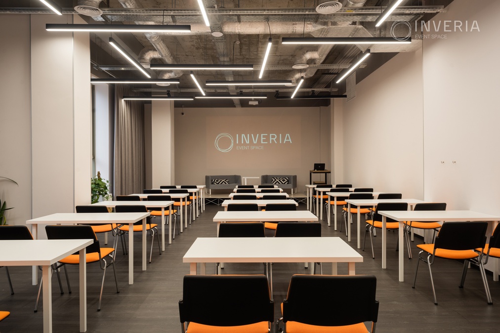 WEST зал для командної роботи