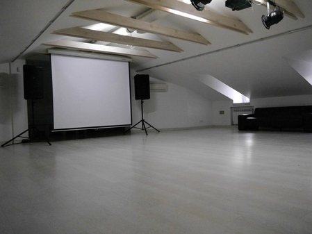 Супер стильная мансарда в арт-центре 