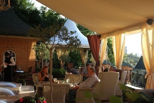 Конференц-зала та тераса "Воздвиженська"