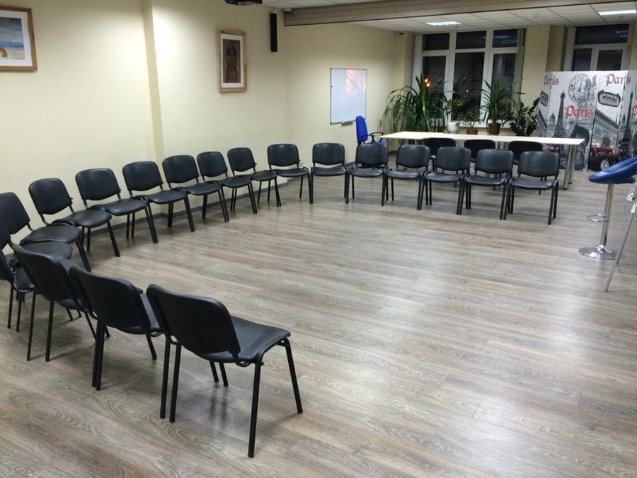 Зал для проведення заходів на Осокорках