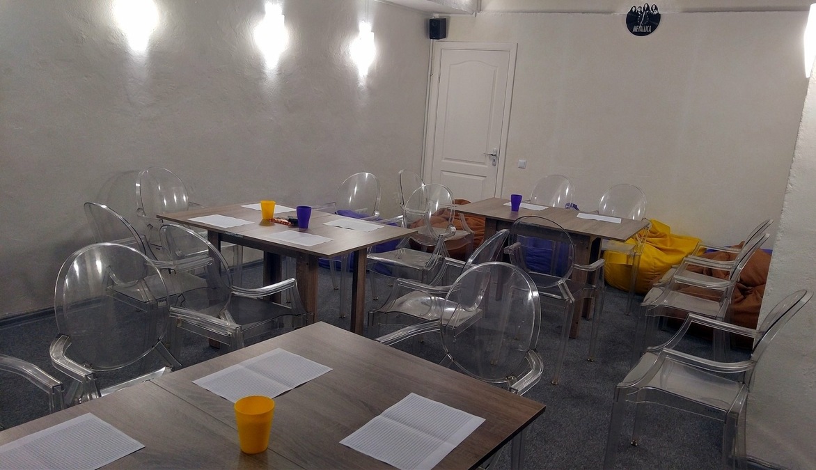 Видеозал в АнтиКафе "Олень и чай"