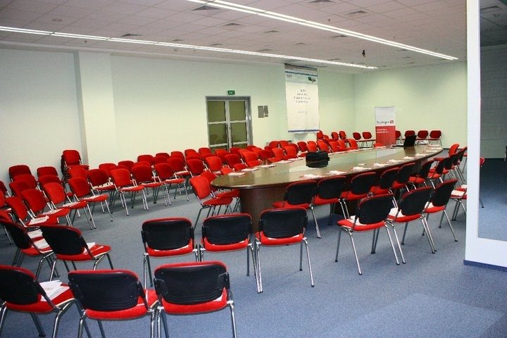 Современный конференц-зал в бизнес центре класса А