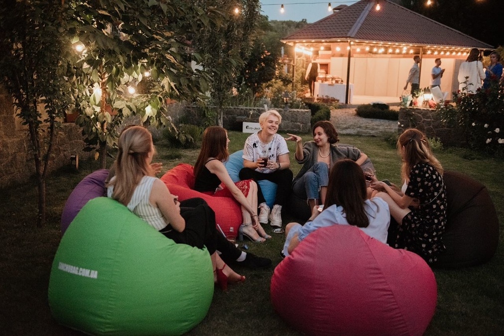 Готель для новорічного святкування, корпоративу