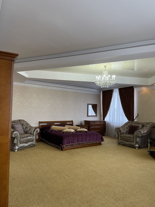 Будинок для івентів у Києві з банкетним залом +СПА