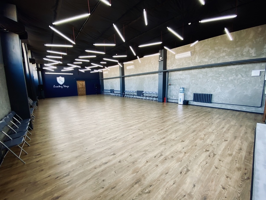 Івент-простір LUCKY STEP