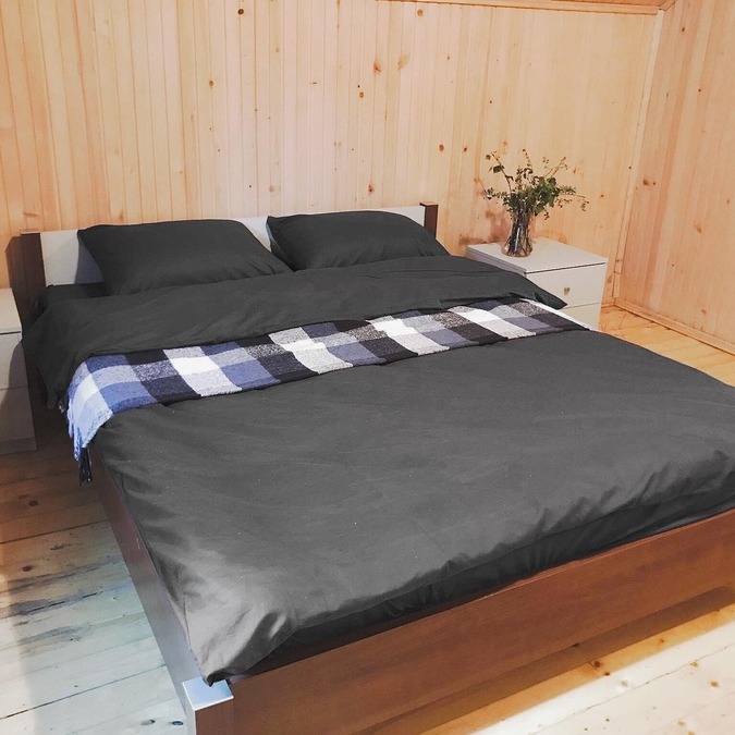 Локація біля озера з можливістю проживання