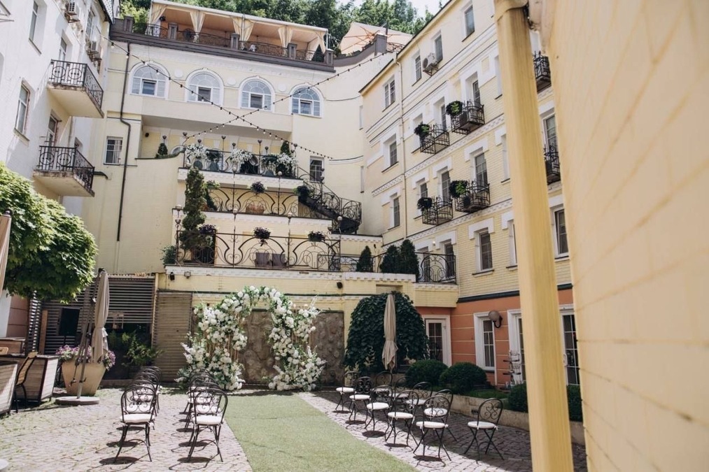 Конференц-зала та тераса "Воздвиженська"