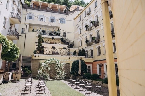 Конференц-зала та тераса "Воздвиженська"