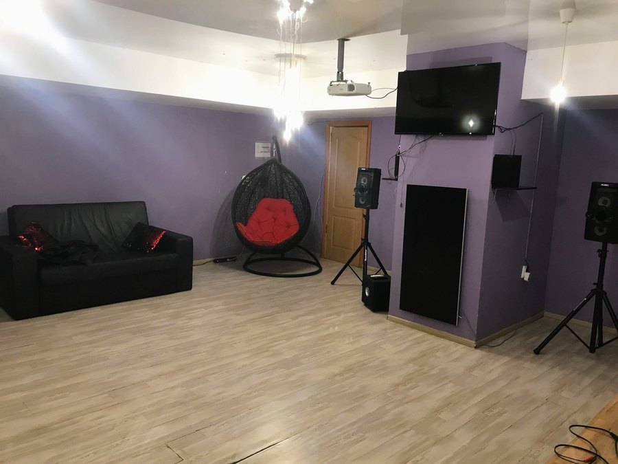 Happy Hall - антикафе в стиле лофт