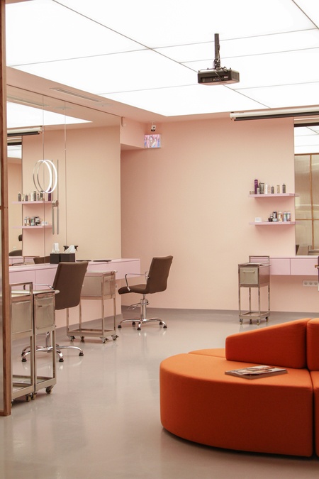 Парикмахерская - лекториум для закрытых ивентов