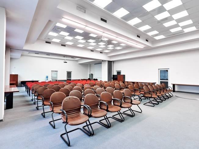 Презентабельный зал на Лукьяновке 