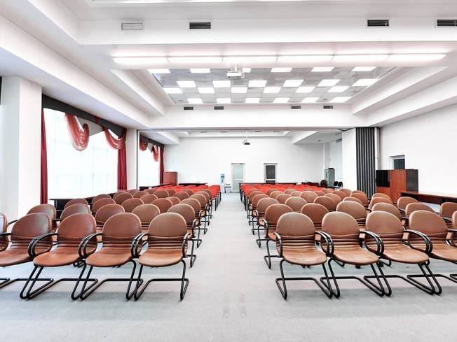 Презентабельный зал на Лукьяновке 