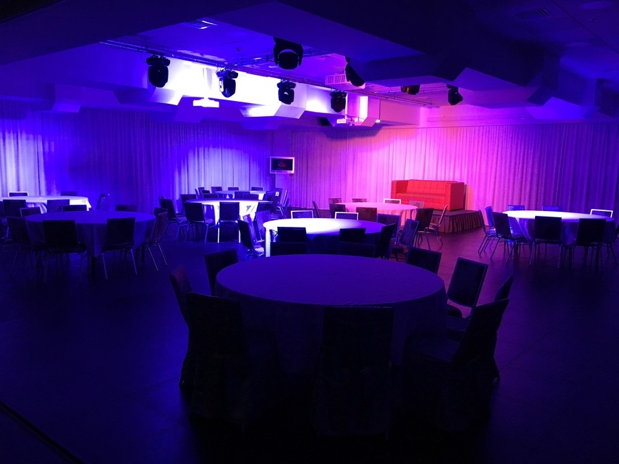 Универсальная експо локация на Олимпийской