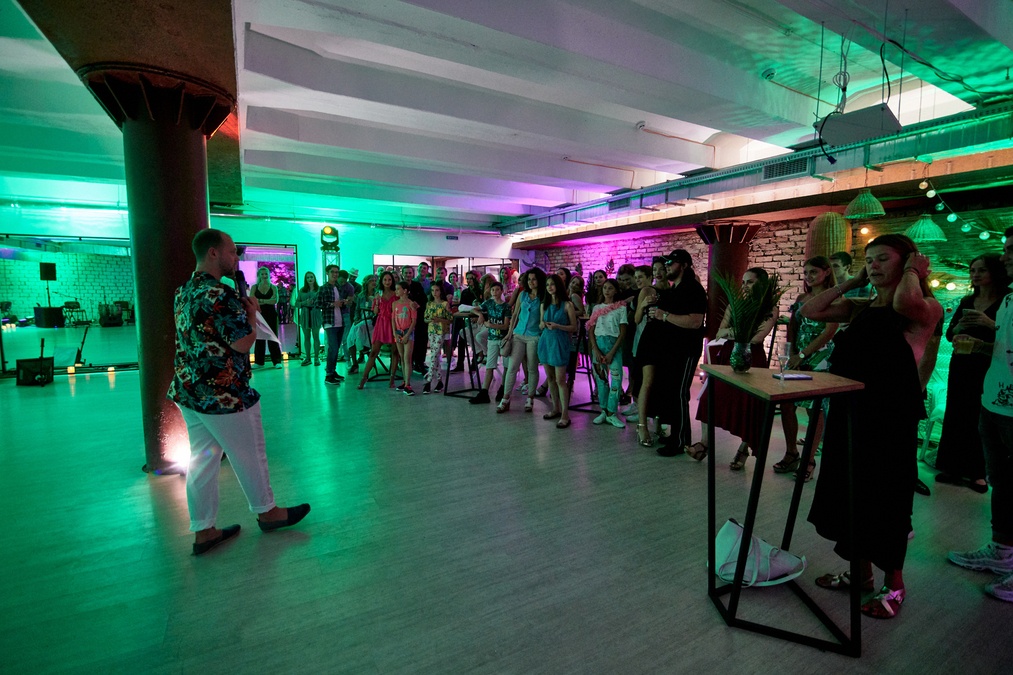 Танцювальний простір "Життя бальника"