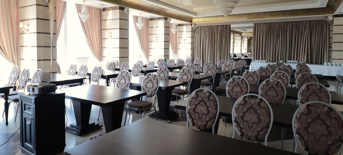 Просторий конференц-зал Готелю "Україна"