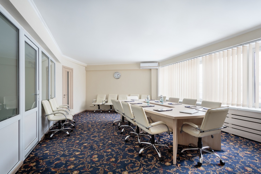 Переговорна на Лівому березі в готелі Турист