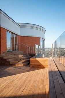 Велика Тераса на 21 поверсі з видом на Печерськ