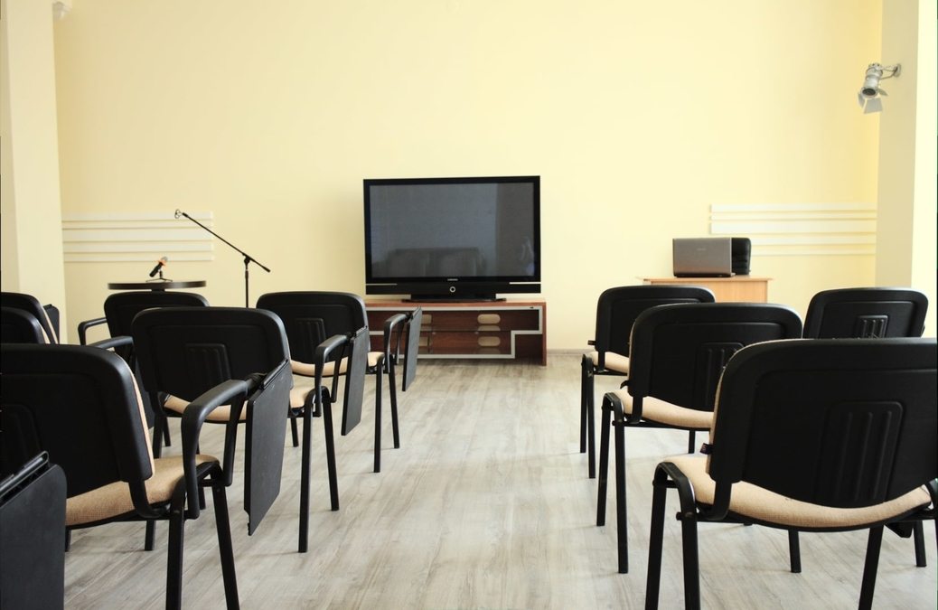 Зал для тренингов и семинаров в бизнес-центре 