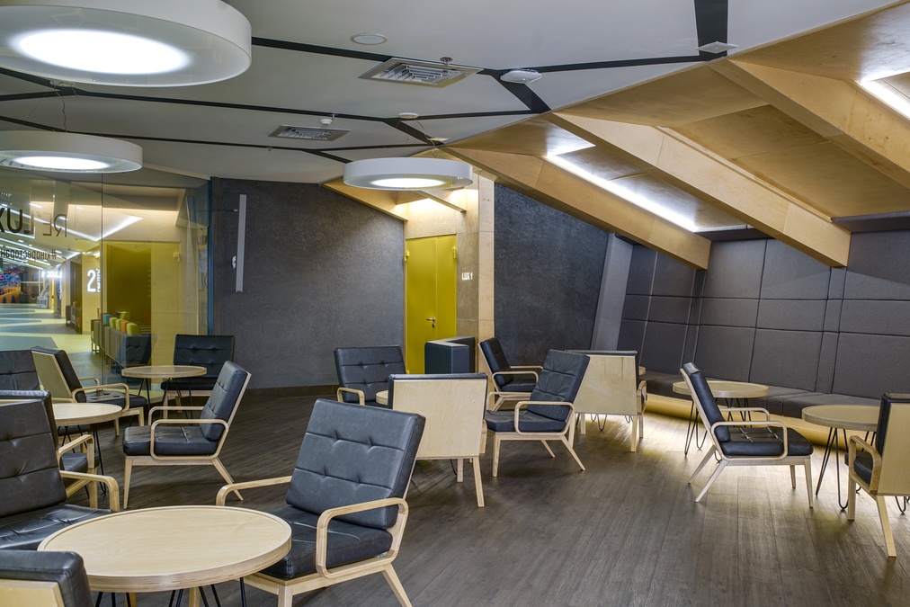 Кіноресторан RELUX від Планета Кіно в Блокбастері