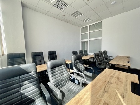 Офис, учебный класс, комната для семинаров