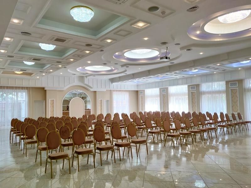 Великий зал «ГРАНД ХОЛ» в готельному комплексі