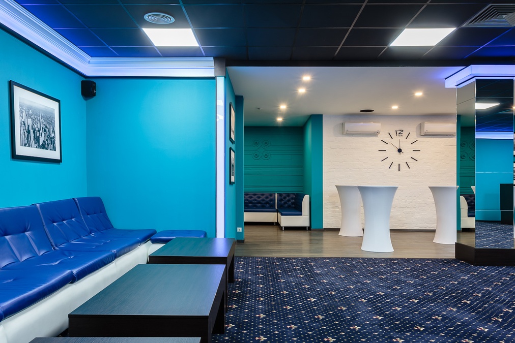 Зал ЛЮМ'ЄР на Лівому березі в готелі Турист